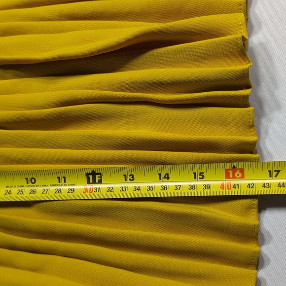 YA-ONG-E Yellow Pleated Women's Skirt Size Medium - Picture 3 of 4